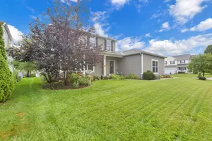 393 Shawnee Loop S, Pataskala, OH 43062 - Photo 2