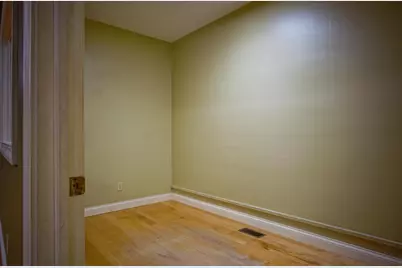 147 W Water, Chillicothe, OH 45601 - Photo 6