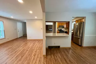 2775 Amana Ct, Columbus, OH 43235 - Photo 4