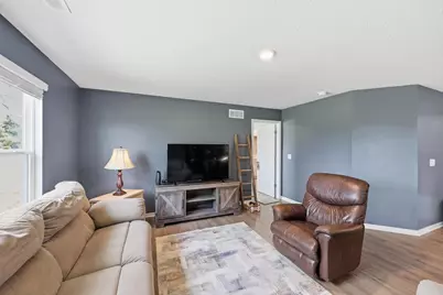 1017 Sherwood Loop, Bellefontaine, OH 43311 - Photo 8