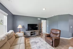 1017 Sherwood Loop, Bellefontaine, OH 43311 - Photo 8