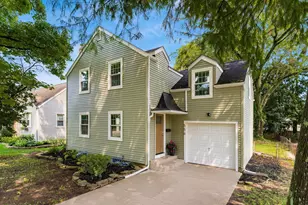 556 N Pickaway St, Circleville, OH 43113 - Photo 1