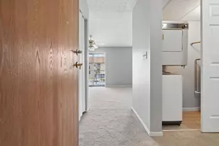 3941 Karl Rd, Columbus, OH 43224 - Photo 4