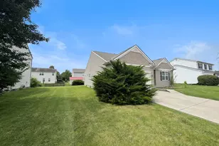 5743 Cedar Lawn Dr, Groveport, OH 43125 - Photo 2