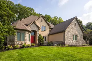 3925 Tarrington Ln, Upper Arlington, OH 43220 - Photo 2