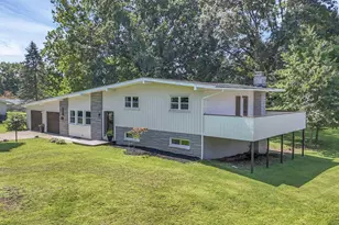 2185 Sunnyhill Dr NE, Lancaster, OH 43130 - Photo 6