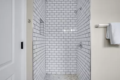 295 W Park Avenue, Columbus, OH 43223 - Photo 24