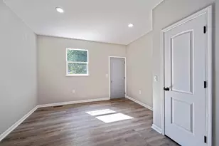 293 W Park Ave, Columbus, OH 43223 - Photo 16
