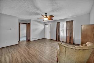 2042 Westbranch Rd, Grove City, OH 43123 - Photo 2