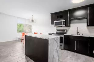 1000 Urlin Ave, Columbus, OH 43212 - Photo 6