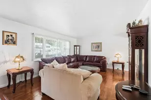5417 Walshire Dr, Columbus, OH 43232 - Photo 2