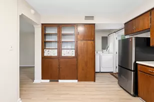 1967 Zollinger Rd, Columbus, OH 43221 - Photo 16