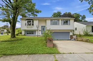 555 Fox Ridge St, Columbus, OH 43228 - Photo 2