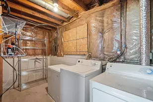 555 Fox Ridge St, Columbus, OH 43228 - Photo 34