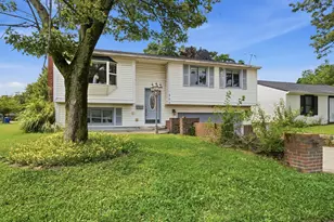 555 Fox Ridge St, Columbus, OH 43228 - Photo 4