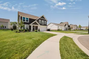 1017 Queen Bee Pl, Grove City, OH 43123 - Photo 4