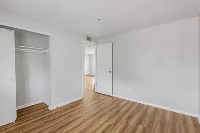 4651 Hilton Avenue, Columbus, OH 43228 - Photo 16