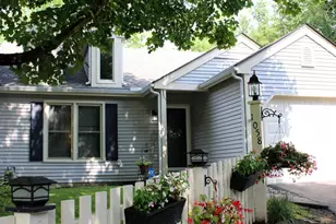 1058 Chatham Ln W, Delaware, OH 43015 - Photo 2