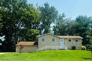 212 Pat Haven Dr, Pataskala, OH 43062 - Photo 1