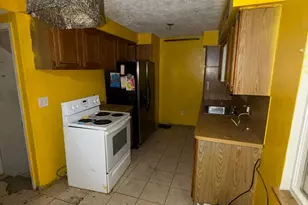 1278 E Kenworth Rd, Columbus, OH 43224 - Photo 10