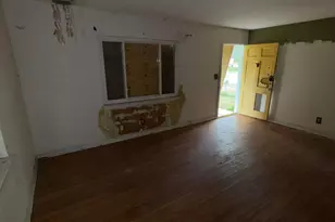 1278 E Kenworth Rd, Columbus, OH 43224 - Photo 8