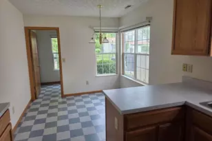 2049 Margo Rd, Columbus, OH 43229 - Photo 6
