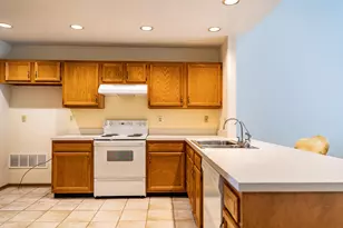 4792 Parkwick Dr, Columbus, OH 43228 - Photo 8