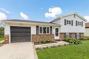 1301 Saffron Pl, Galloway, OH 43119 - Photo 1