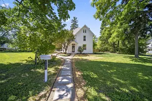325 W William St, Delaware, OH 43015 - Photo 1