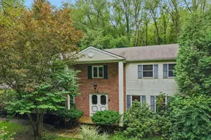 4188 Idlebrook Dr, Akron, OH 44333 - Photo 2