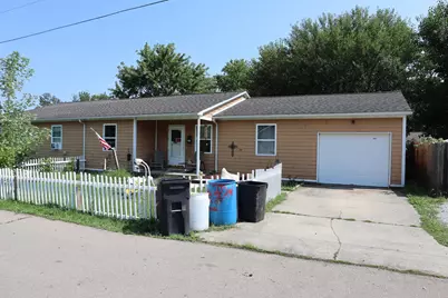 403 Clyburn Avenue, Washington Court House, OH 43160 - Photo 2