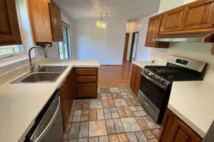 33 Lynnwood Circle SE, Buckeye Lake, OH 43008 - Photo 10