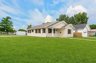 1104 E Paint St, Washington Court House, OH 43160 - Photo 1