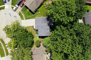 8833 Knighton Ct, Powell, OH 43065 - Photo 4