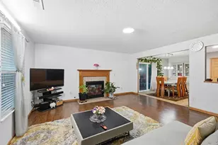 2389 Maple Hedge Way, Columbus, OH 43219 - Photo 8