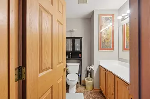 2389 Maple Hedge Way, Columbus, OH 43219 - Photo 24