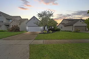 5924 Heritage Farms Dr, Hilliard, OH 43026 - Photo 1