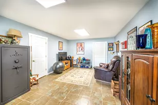 1440 E Choctaw Dr, London, OH 43140 - Photo 24