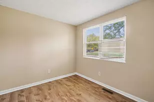 2249 Hampstead Dr, Columbus, OH 43229 - Photo 12