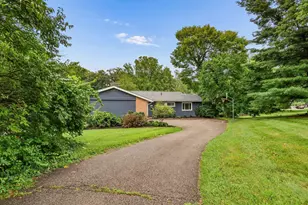 3727 Sunset Dr, Upper Arlington, OH 43221 - Photo 4