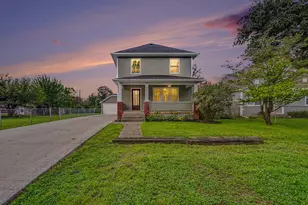 991 Lawrence Dr, Columbus, OH 43207 - Photo 1