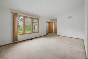707 Greenbriar Cir, Howard, OH 43028 - Photo 6