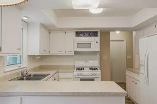 2871 E Shore Ct, Columbus, OH 43231 - Photo 18