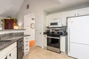 8687 Lazelle Commons Dr, Lewis Center, OH 43035 - Photo 14