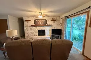 1900 Lakeview Dr, Newark, OH 43055 - Photo 4