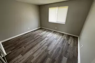 4677 Hilton Ave, Columbus, OH 43228 - Photo 4