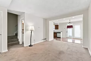 1432 Bairstow Ct, Galloway, OH 43119 - Photo 6