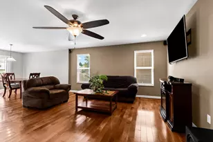 1938 Spring Cove Dr, Grove City, OH 43123 - Photo 10