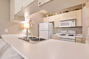 4649 Hobson Dr, Columbus, OH 43228 - Photo 6