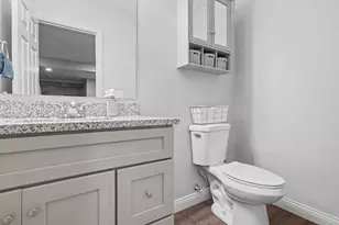 2702 Regaldo Dr, Columbus, OH 43219 - Photo 8